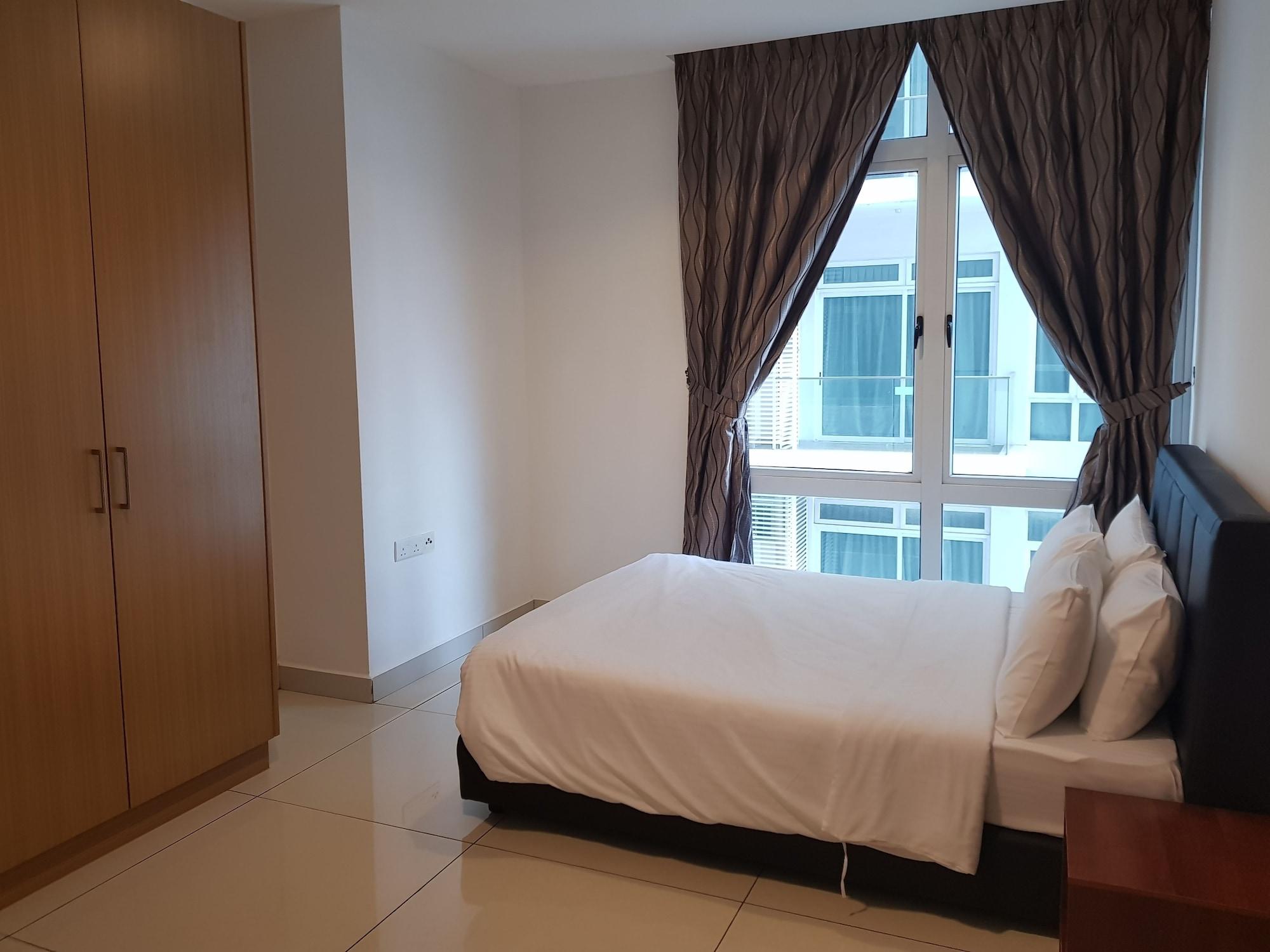 فندق ومنتجع كيه.إس.إل جوهر بهرو المظهر الخارجي الصورة A bedroom in a condominium