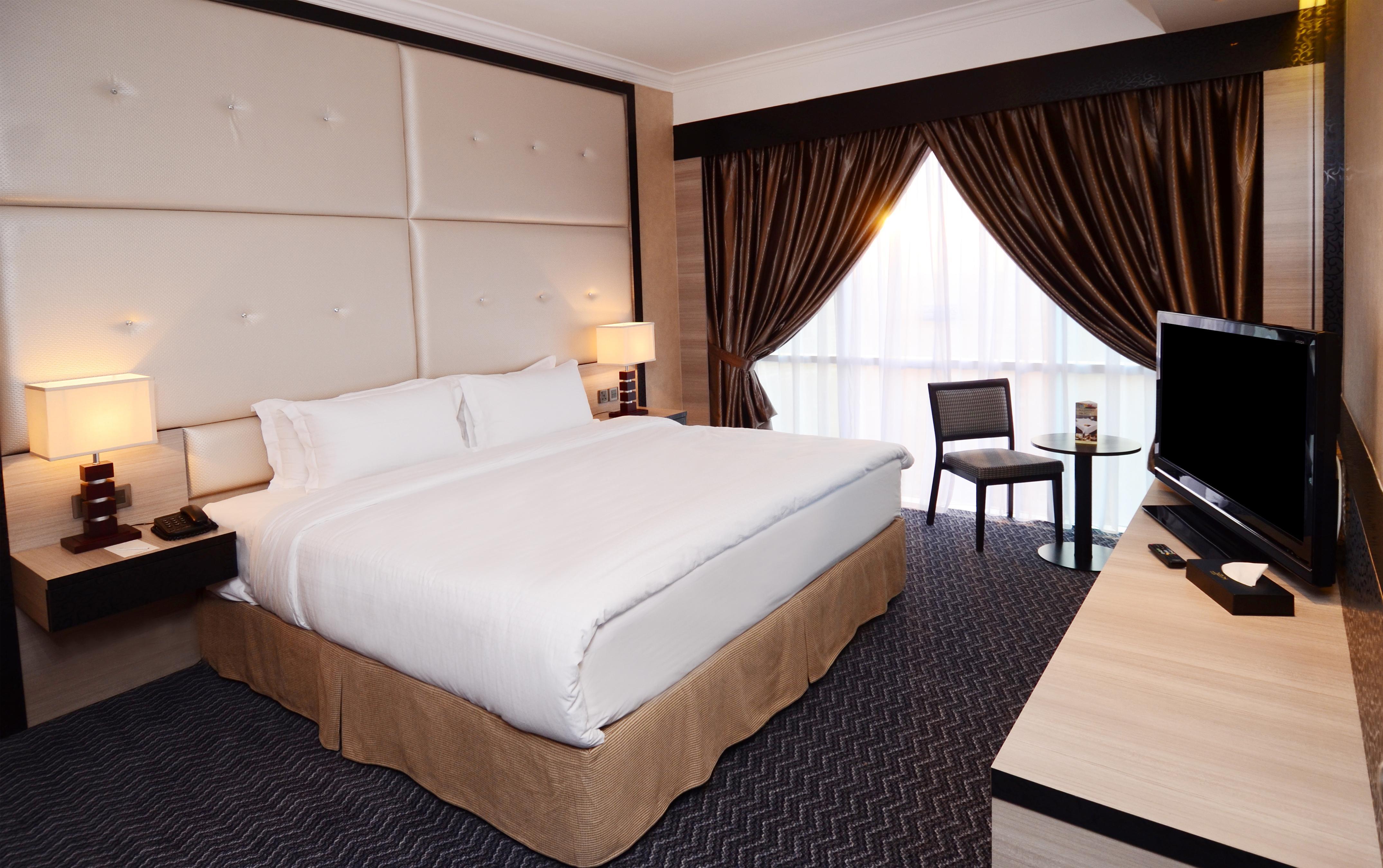 فندق ومنتجع كيه.إس.إل جوهر بهرو المظهر الخارجي الصورة A room at the hotel