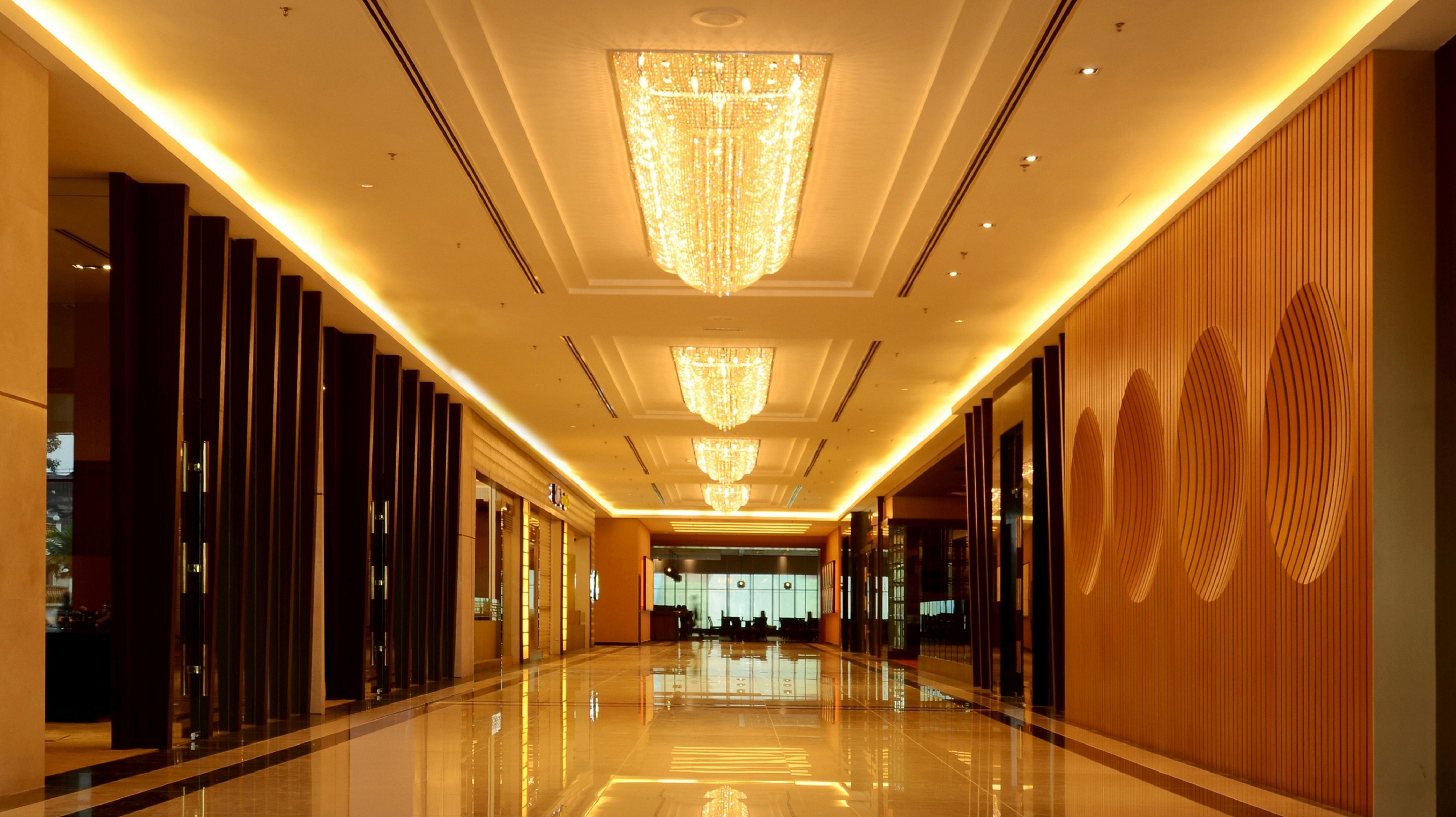فندق ومنتجع كيه.إس.إل جوهر بهرو المظهر الخارجي الصورة Interior of the hotel