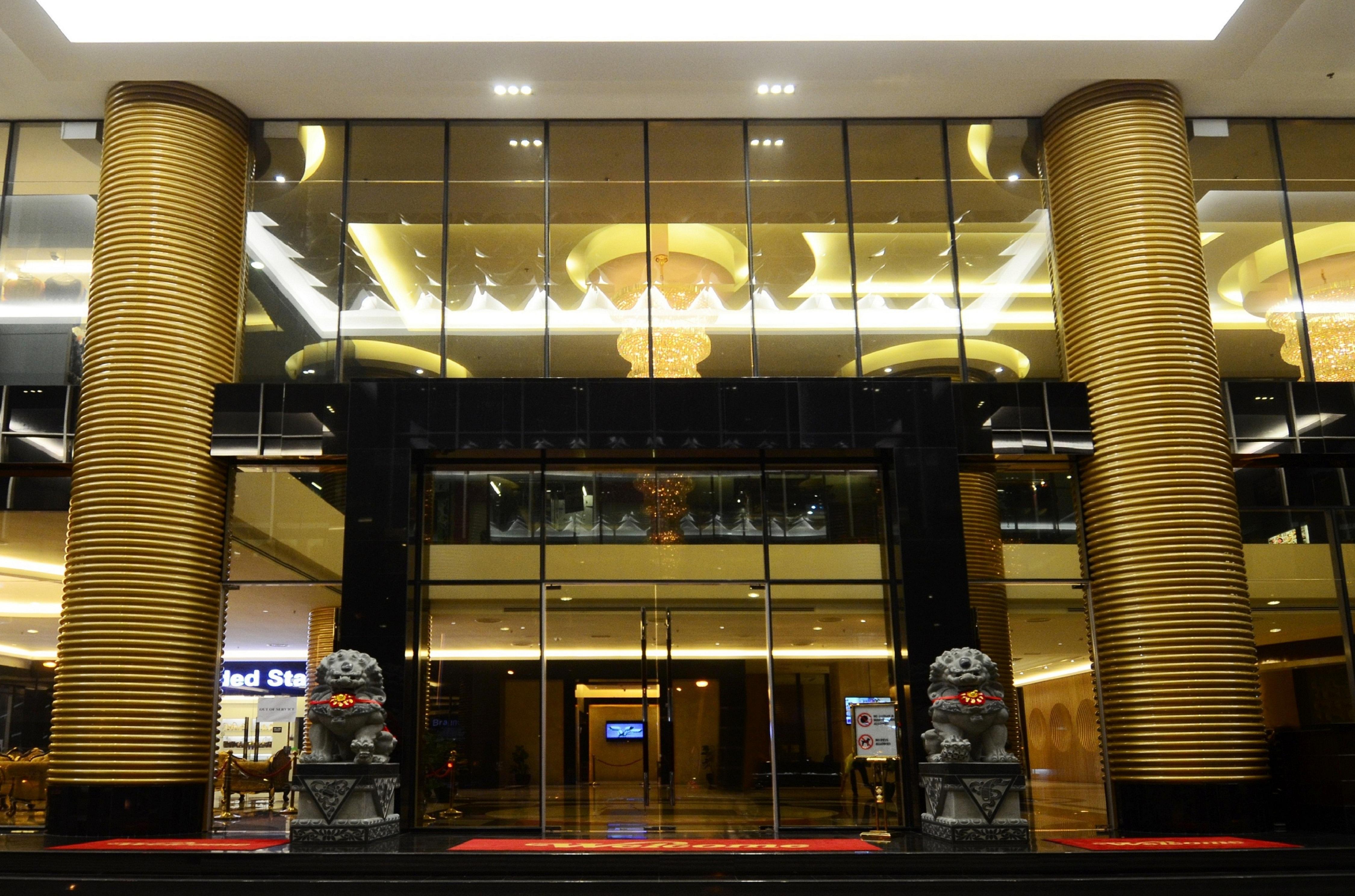 فندق ومنتجع كيه.إس.إل جوهر بهرو المظهر الخارجي الصورة The hotel entrance
