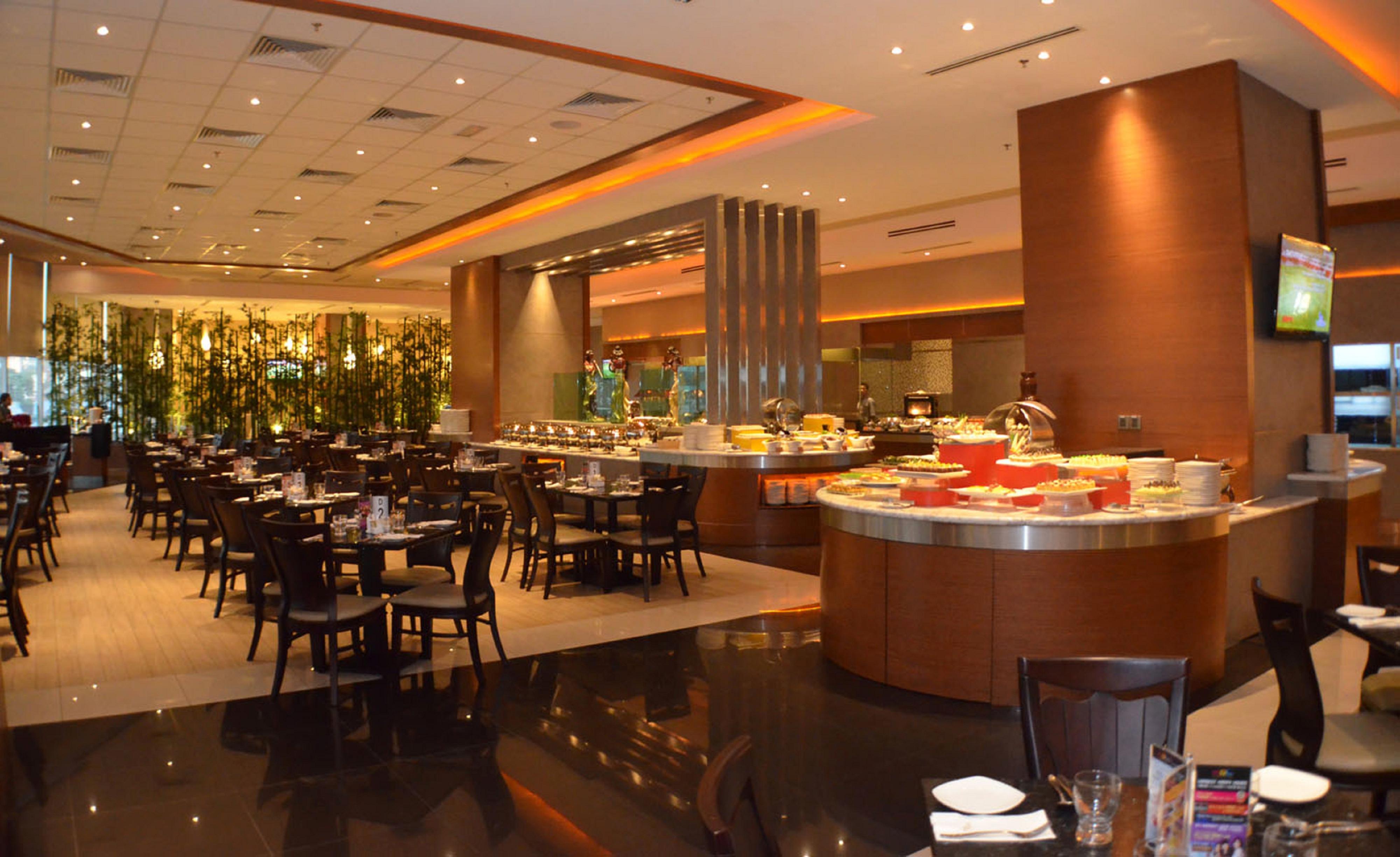 فندق ومنتجع كيه.إس.إل جوهر بهرو المظهر الخارجي الصورة The hotel's restaurant