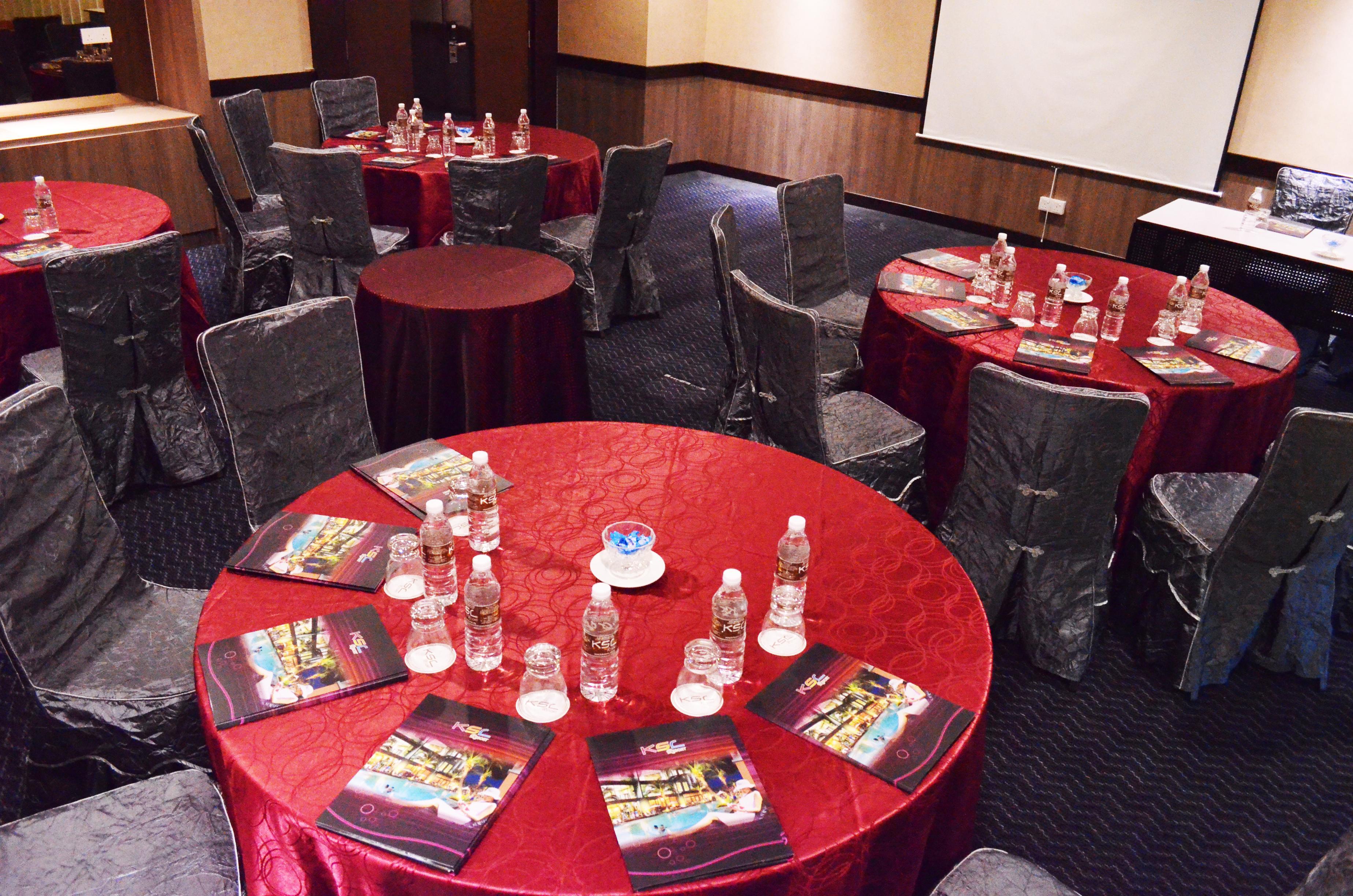 فندق ومنتجع كيه.إس.إل جوهر بهرو المظهر الخارجي الصورة The conference room at the hotel