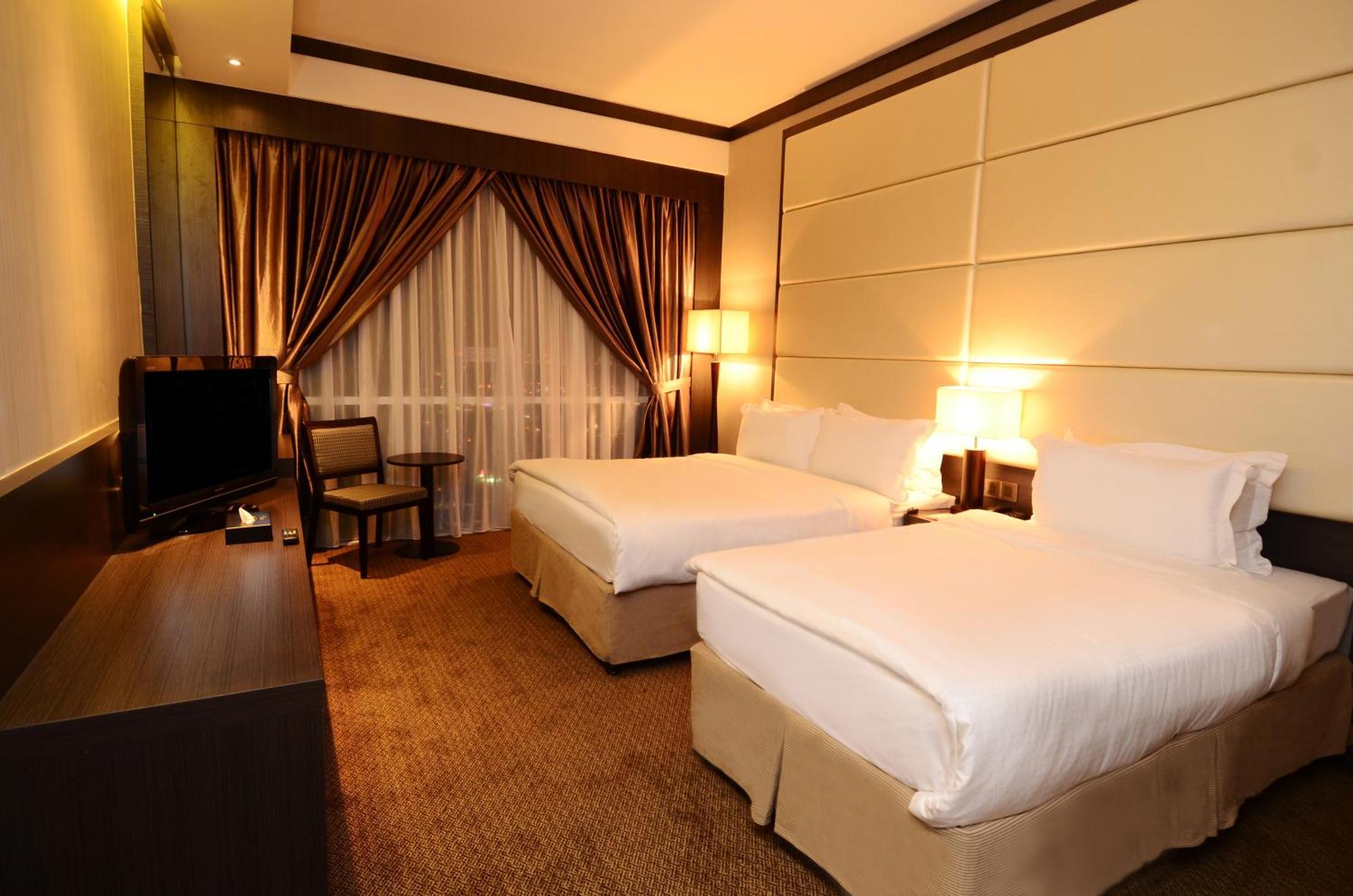 فندق ومنتجع كيه.إس.إل جوهر بهرو الغرفة الصورة A room at the hotel