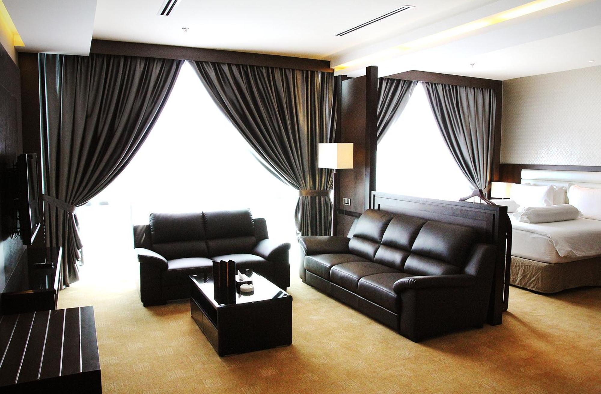 فندق ومنتجع كيه.إس.إل جوهر بهرو الغرفة الصورة A room at the hotel